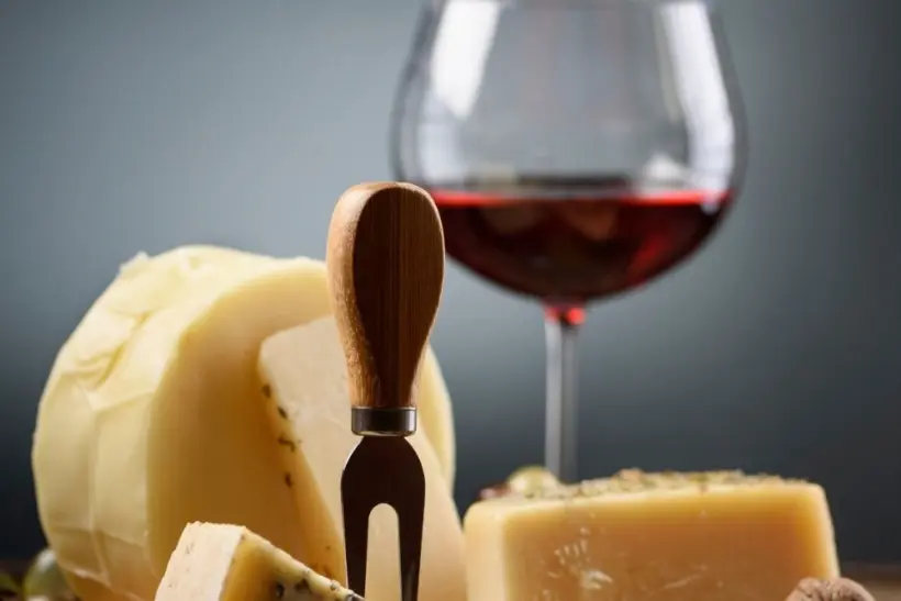Käse und Wein 1000x667px